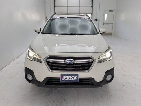 Used 2019 Subaru Outback 2.5i Touring image 2