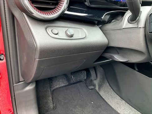 New 2026 Chevrolet Trax RS w/ Sunroof Package FWD image 31