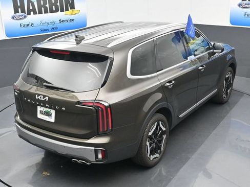 Used 2023 Kia Telluride EX w/ EX Captain's Chair Package FWD image 22