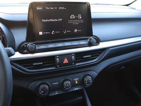 Used 2023 Kia Forte LXS FWD image 6