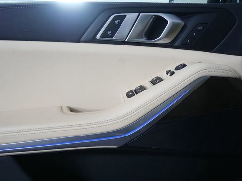 Certified 2022 BMW X5 xDrive40i w/ Premium Package AWD/4WD image 8