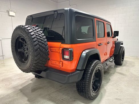 Used 2018 Jeep Wrangler Unlimited Sport AWD/4WD image 7