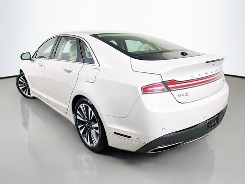 Used 2019 Lincoln MKZ Reserve FWD image 5
