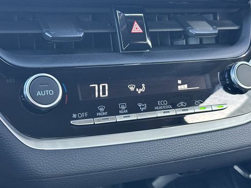 Used 2025 Toyota Corolla LE image 19