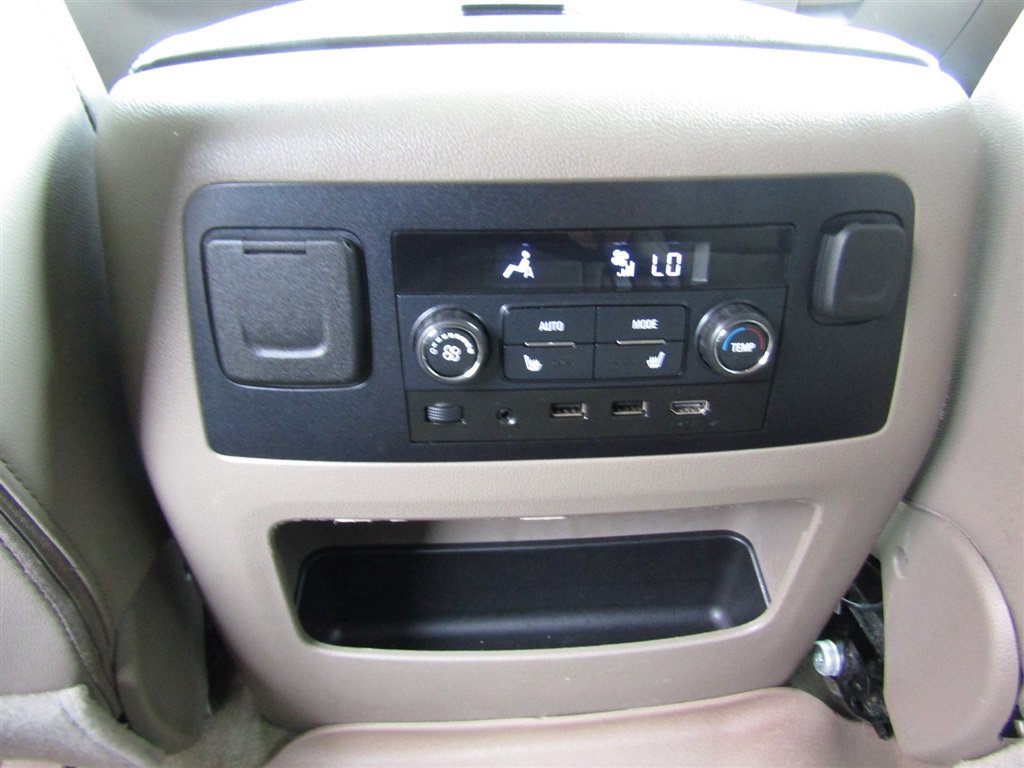 Used 2018 Chevrolet Suburban LT AWD/4WD image 26