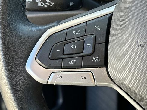 Certified 2022 Volkswagen Jetta SEL image 23