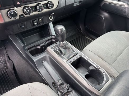 Used 2019 Toyota Tacoma SR5 AWD/4WD image 26