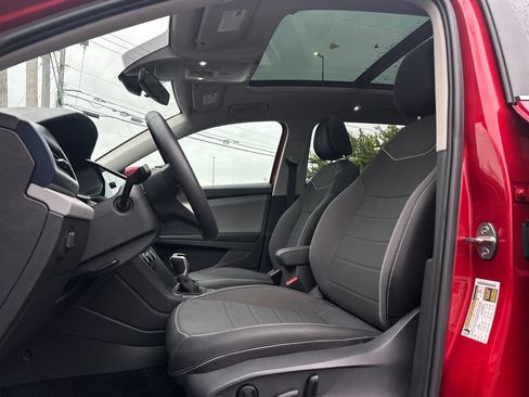 Certified 2023 Volkswagen Taos SE w/ Panoramic Sunroof Package FWD image 8