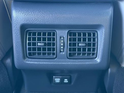 Used 2025 Toyota Camry SE AWD/4WD image 16