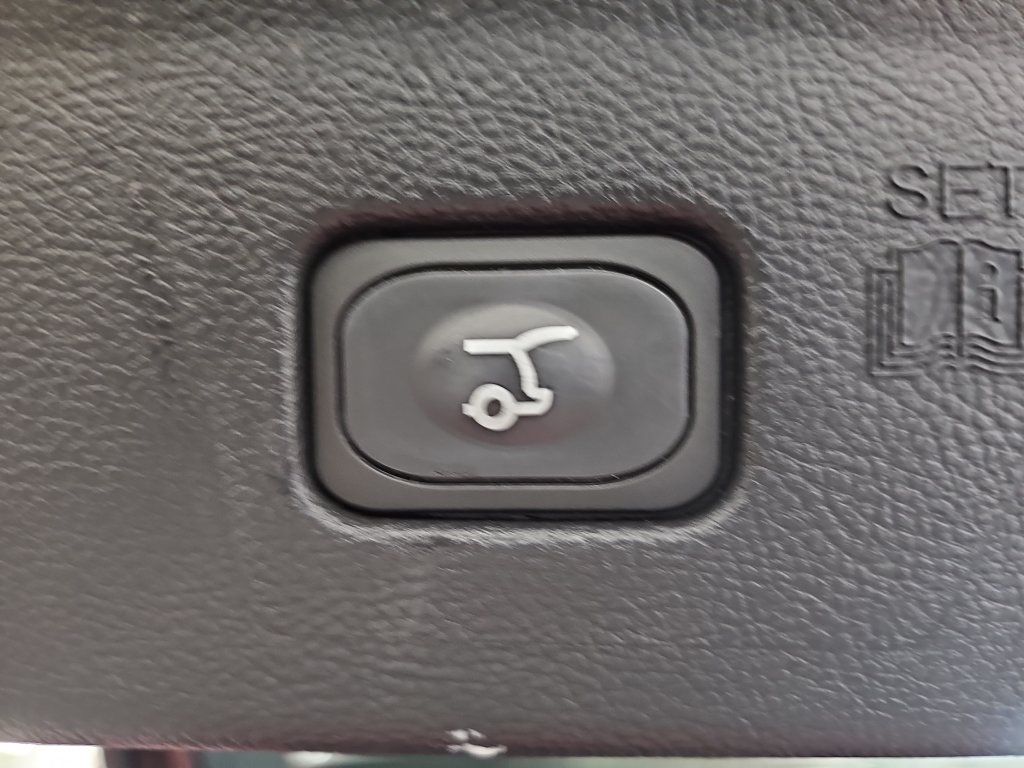 Used 2024 Ford Edge ST w/ Equipment Group 401A AWD/4WD image 17