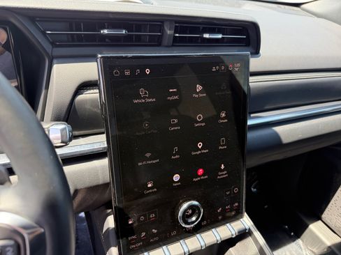 Used 2026 GMC Terrain Elevation w/ Elevation Premium Package FWD image 12
