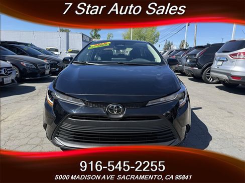 Used 2024 Toyota Corolla LE w/ LE Premium Package image 2