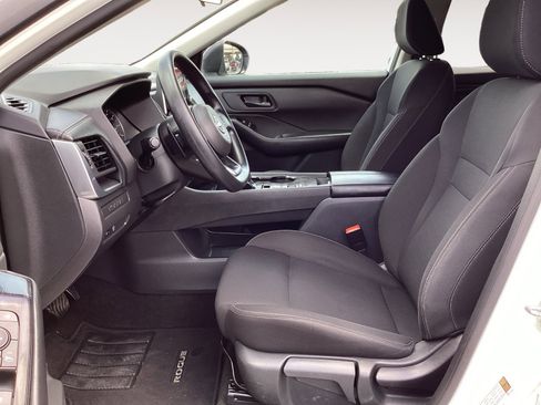 Used 2024 Nissan Rogue S FWD image 25