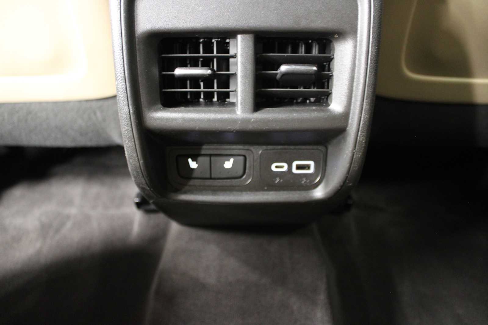 Used 2024 Cadillac XT4 Premium Luxury w/ Cold Weather Package AWD/4WD image 38