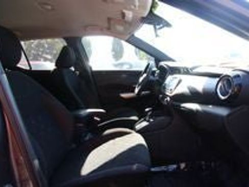 Used 2020 Nissan Kicks SR image 19