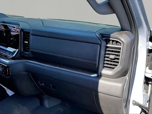 Used 2024 Chevrolet Silverado 1500 LT image 18