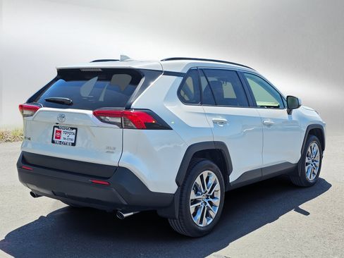 Used 2023 Toyota RAV4 XLE Premium AWD/4WD image 5