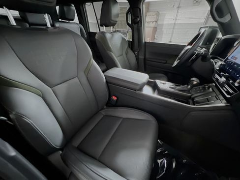 Used 2025 Lexus GX 550 AWD/4WD image 31