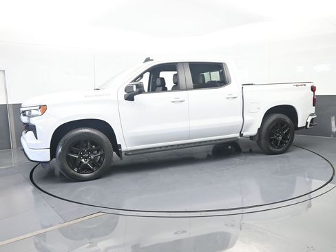 Used 2023 Chevrolet Silverado 1500 RST w/ Convenience Package II AWD/4WD image 2