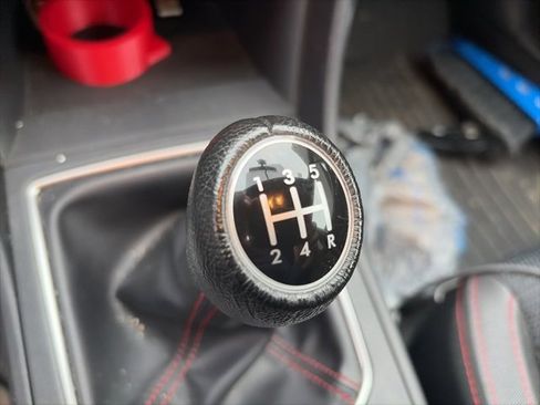 Used 2018 Subaru Impreza 2.0i Sport image 9