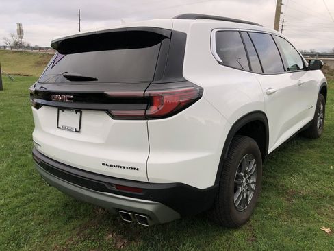 Used 2025 GMC Acadia Elevation image 5