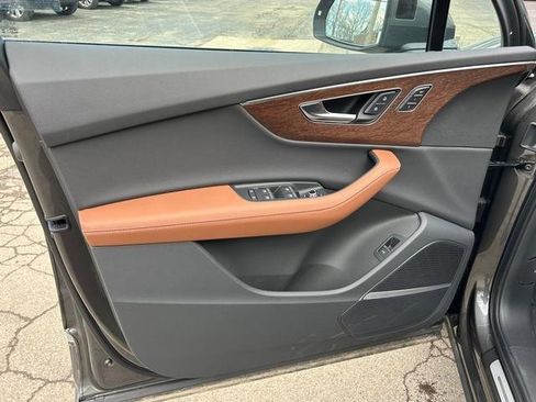 Used 2025 Audi Q7 2.0T Premium Plus w/ Premium Plus Package image 9