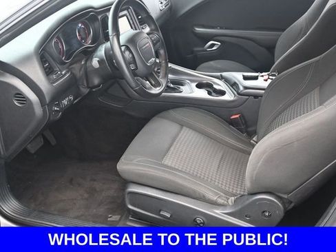 Used 2017 Dodge Challenger SXT RWD image 14