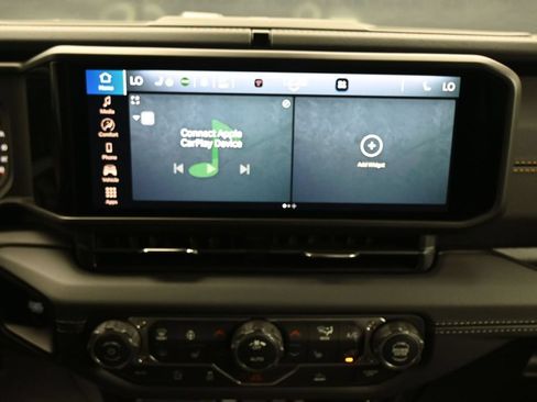 Used 2026 Jeep Gladiator Sport AWD/4WD image 19