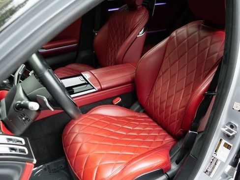 Used 2022 Mercedes-Benz S 580 4MATIC Sedan w/ Rear Seat Package image 16