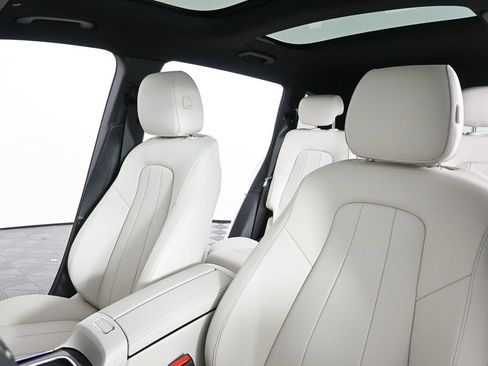 New 2026 Mercedes-Benz GLB 250 4MATIC image 5