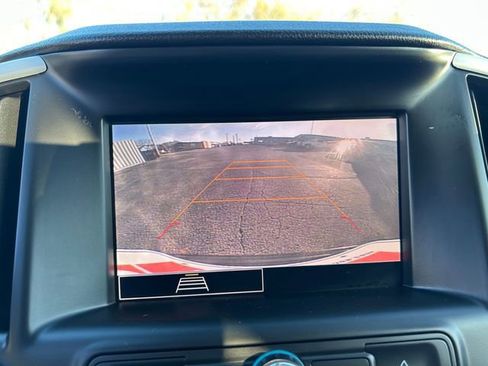 Used 2024 GMC Terrain SLE image 28