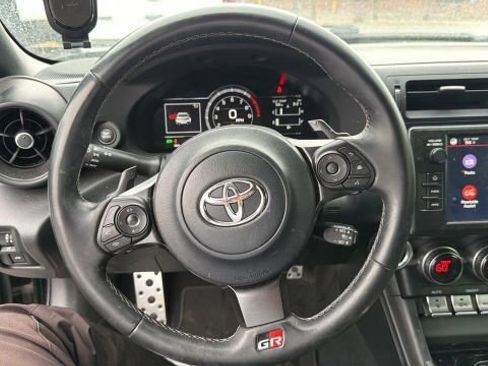 Used 2022 Toyota GR86 Premium image 13