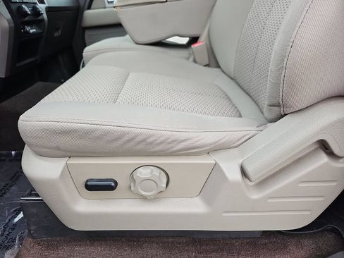 Used 2010 Ford F150 XLT AWD/4WD image 27