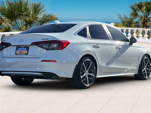 Used 2024 Honda Civic Touring image 4