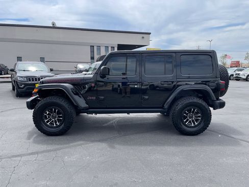 Used 2024 Jeep Wrangler Unlimited Rubicon AWD/4WD image 5
