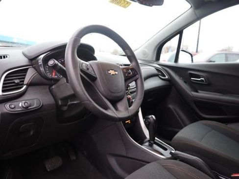 Certified 2020 Chevrolet Trax LS w/ Tint and Cruise Package image 20