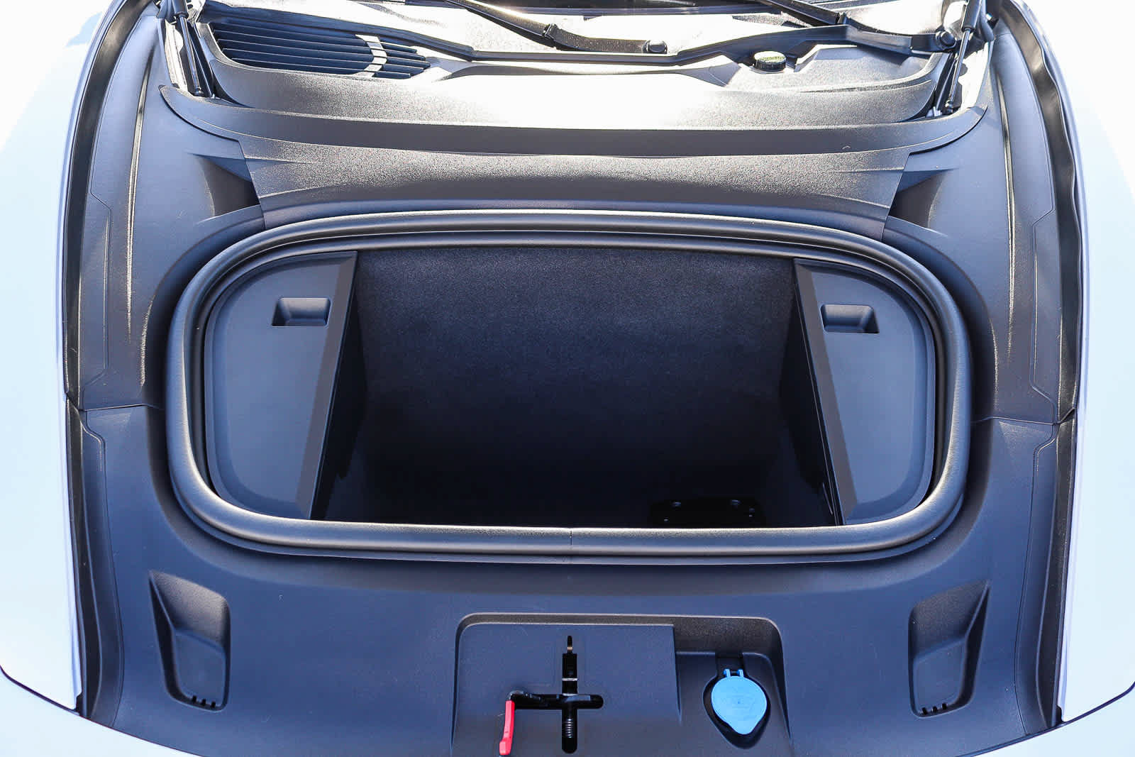 Used 2025 Porsche Taycan RWD image 28