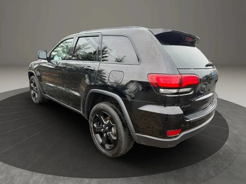 Used 2019 Jeep Grand Cherokee Laredo AWD/4WD image 7