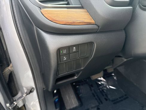Used 2017 Honda CR-V EX image 18