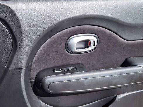 Used 2017 Kia Soul FWD image 12