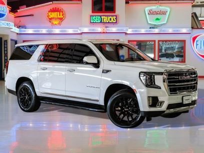 Used 2022 GMC Yukon XL SLT w/ SLT Premium Package