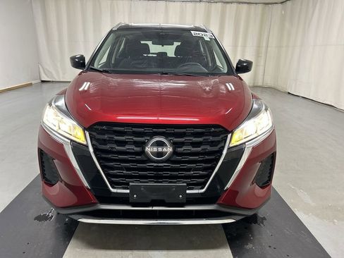 Used 2023 Nissan Kicks SV image 3