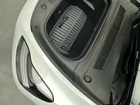 Used 2023 Tesla Model Y Performance image 42