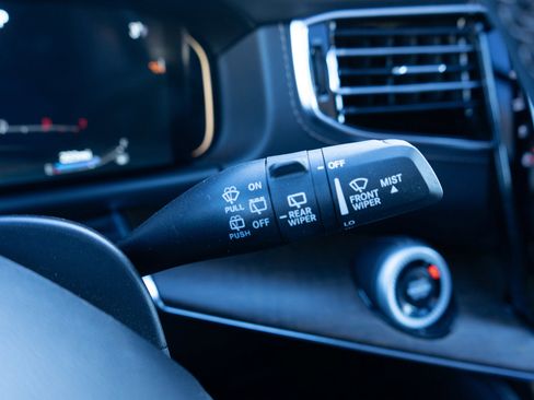 Used 2024 Jeep Grand Wagoneer L 4WD image 28