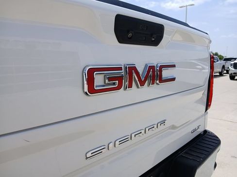Used 2020 GMC Sierra 1500 SLT w/ X31 Off-Road Package AWD/4WD image 12