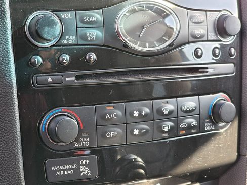 Used 2011 INFINITI FX35 2WD w/ Premium Pkg image 28