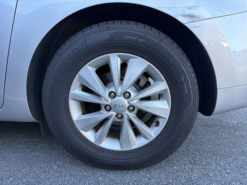 Used 2016 Kia Sedona LX w/ Option Group 020 image 16