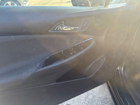 Used 2017 Chevrolet Cruze LS image 8