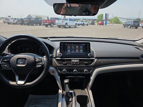 Used 2018 Honda Accord Touring image 14