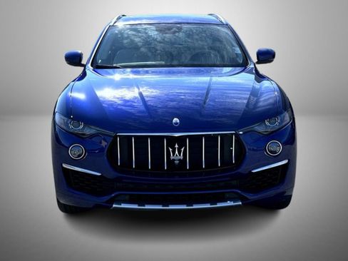 Used 2019 Maserati Levante GranLusso image 2